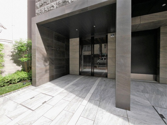 セイワパレス京町堀のエントランス