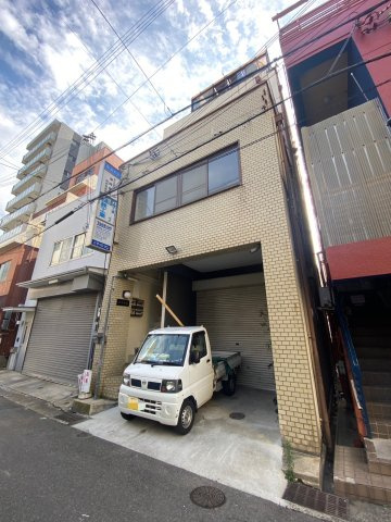 築島ビルの外観