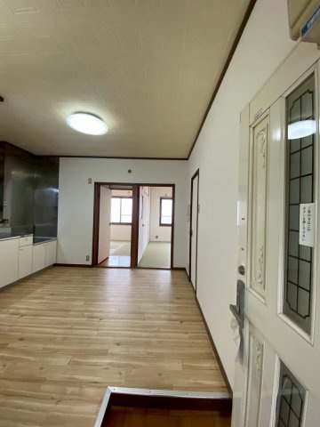 築島ビルの玄関