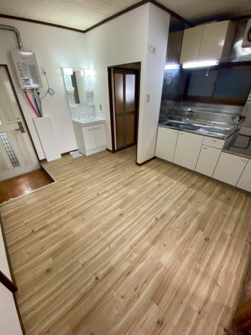 築島ビルの居間・リビング