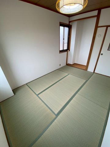 築島ビルの寝室