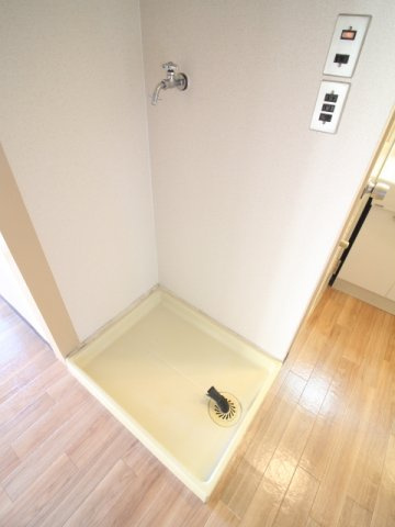 ロイヤルハイツ藤田の設備|室内洗濯機置き場