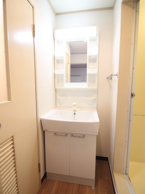 ロイヤルハイツ藤田の独立洗面台|独理洗面台です