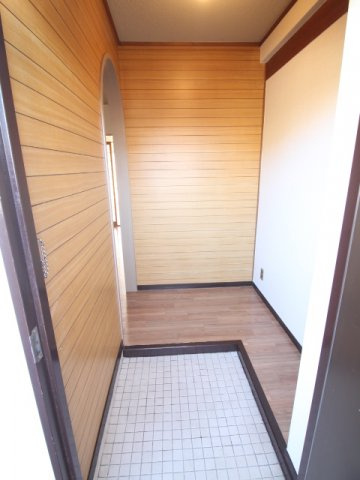 ロイヤルハイツ藤田の玄関|広々玄関