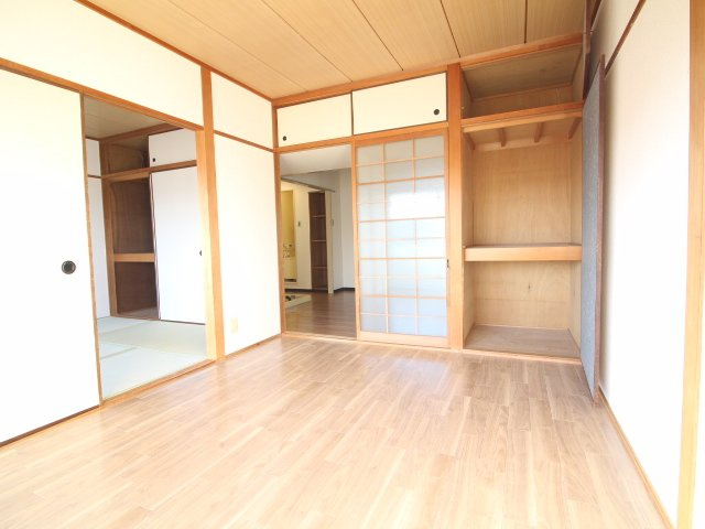 ロイヤルハイツ藤田の寝室|洋室