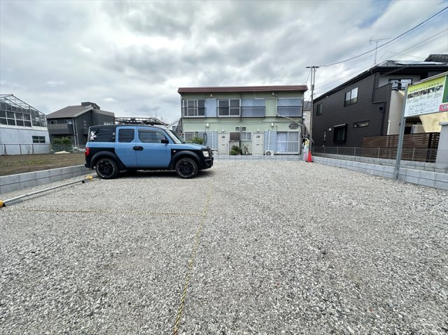 【外観】 | 新座市畑中2丁目　建築条件無売地　全1区画　(志木本店) | 販売現地／2025年6月撮影　
お好きなハウスメーカーでこだわりの邸宅をご建築ください。