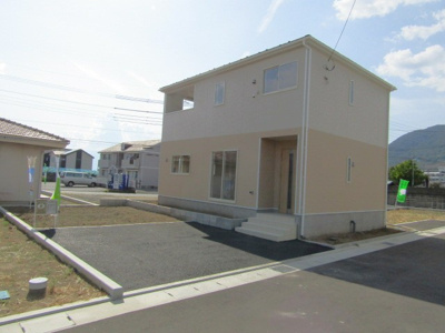 【駐車場】 | クレイドルガーデン石和町川中島第2　1号棟 | 車をお持ちの方に嬉しい駐車場付きの物件です