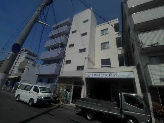 かぎ屋ビルの外観