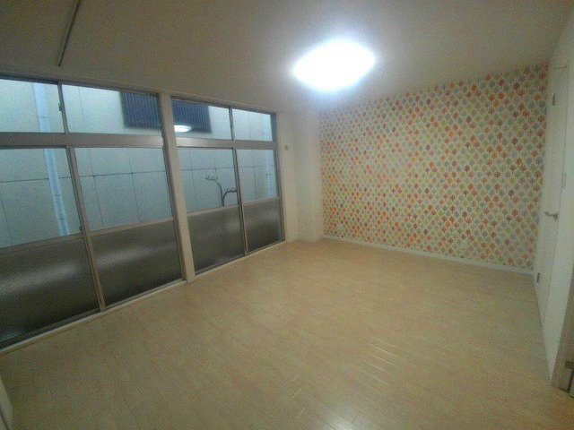 かぎ屋ビルの居間・リビング