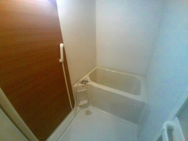 かぎ屋ビルの浴室