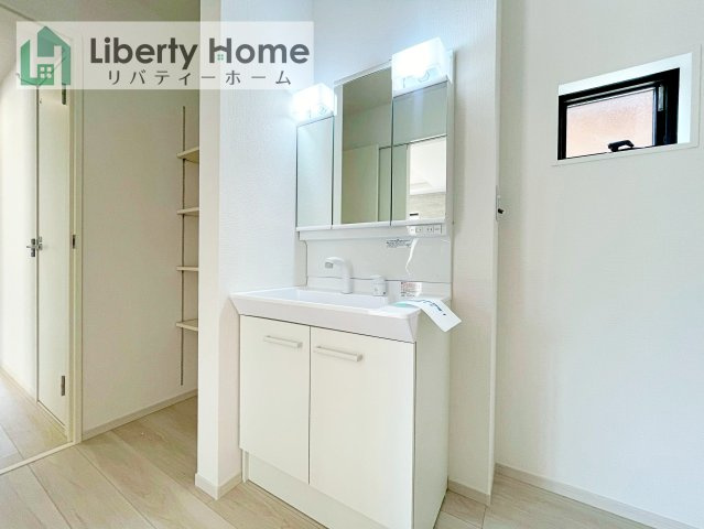 龍ケ崎市松葉４期　新築戸建　の独立洗面台