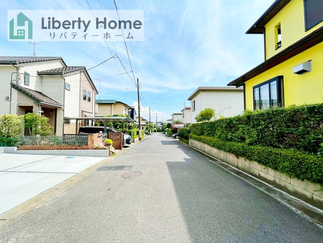 龍ケ崎市松葉４期　新築戸建　の前面道路含む現地写真