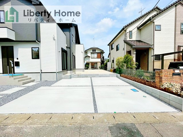 龍ケ崎市松葉４期　新築戸建　の駐車場