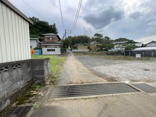 つくば市上野　A区画の前面道路含む現地写真