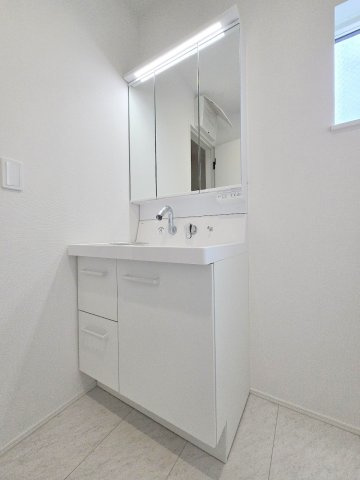 箱根ヶ崎東松原　全3棟の洗面所