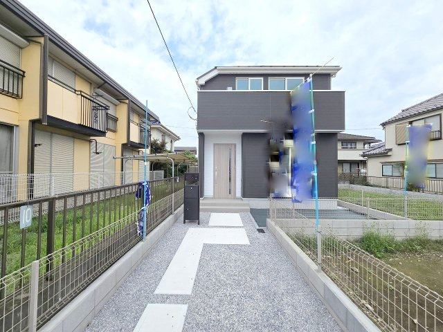 箱根ヶ崎東松原　全3棟の外観