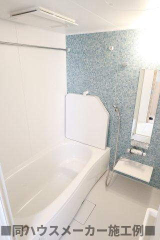 ブリリアントYNの浴室