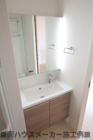 ブリリアントYNの洗面所