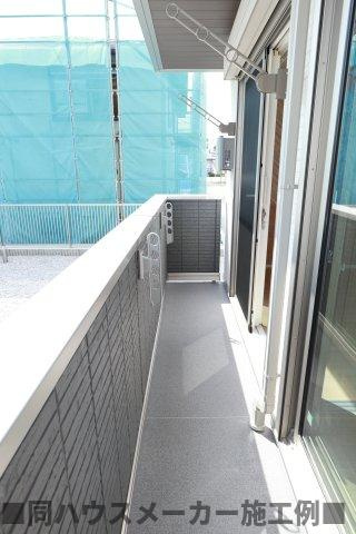 ブリリアントYNのバルコニー