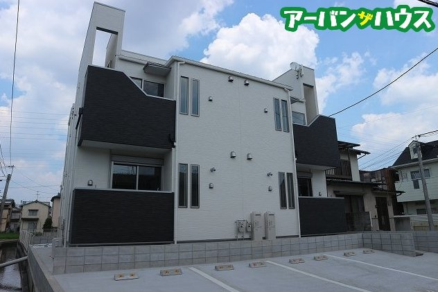 GRANDTIC TOMITAの外観