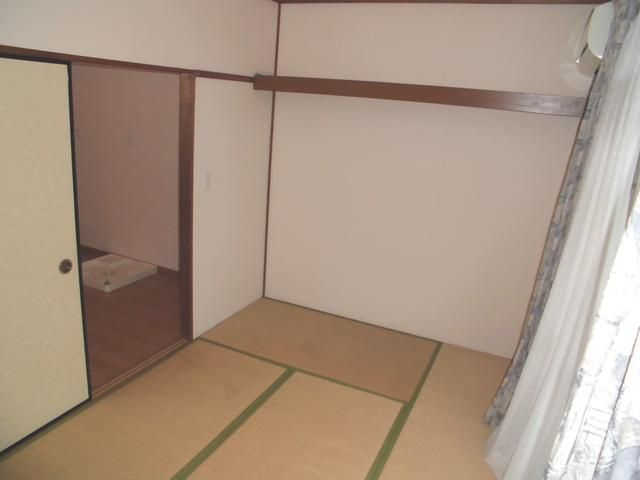 ハイツ渡辺の和室