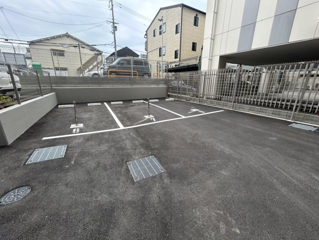 エスリードザ・グラン大阪ノースの駐車場