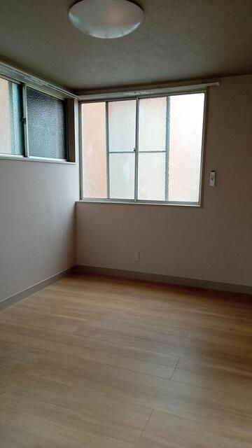 小川町１丁目戸建の居間・リビング