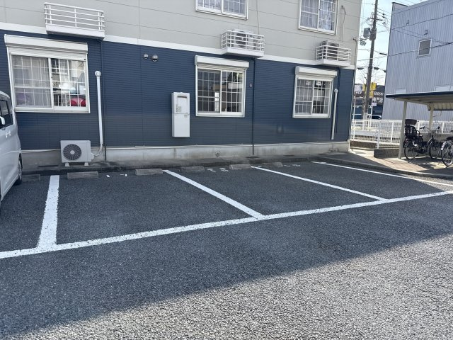 キャメルハウスＡの駐車場