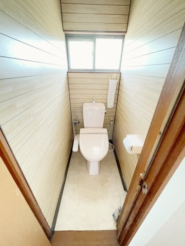 中古戸建・平屋　太田市新田木崎町のトイレ|温水洗浄便座付きトイレ