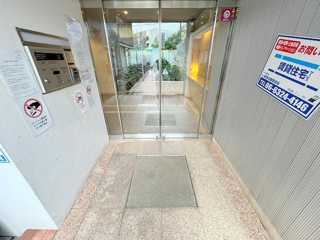 新大阪末広第一ハイツのエントランス