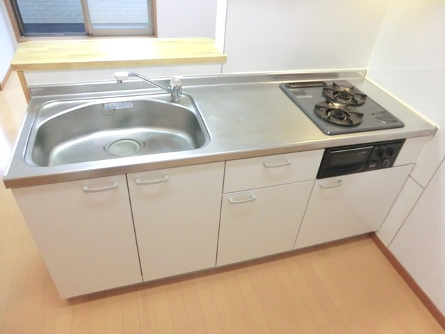 Ｄｏｍａｎｉ常盤のキッチン|☆２口ガス・システムキッチン・都市ガス仕様です。☆