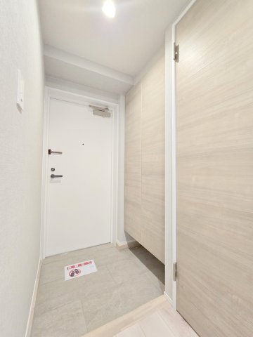 ライオンズマンション河辺東の玄関