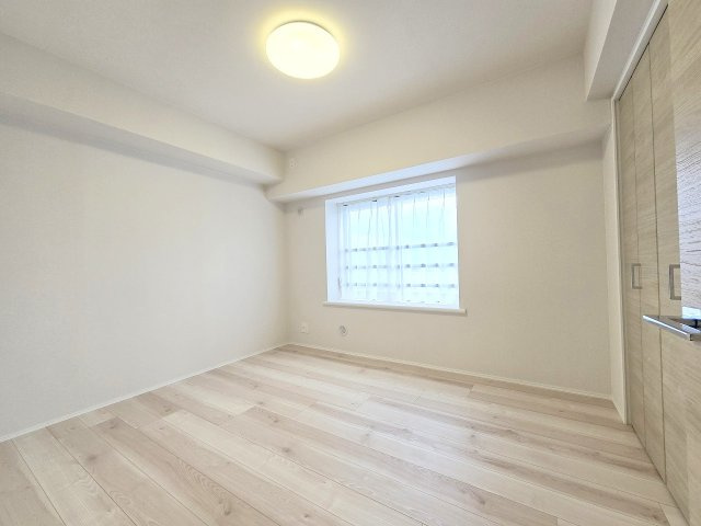 ライオンズマンション河辺東の洋室