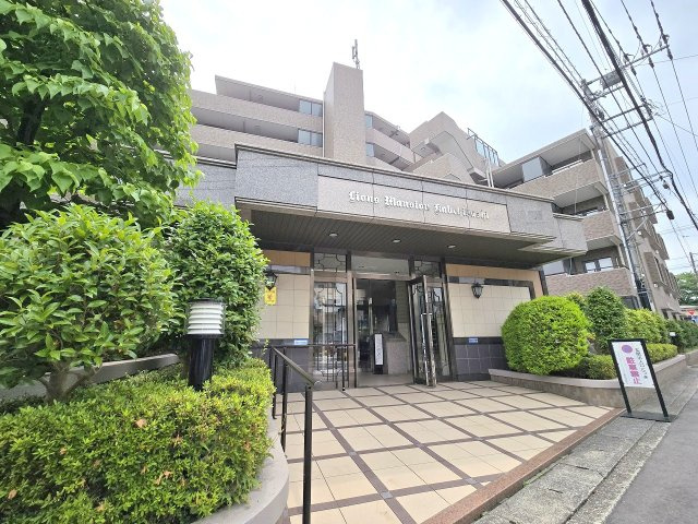 ライオンズマンション河辺東のエントランス