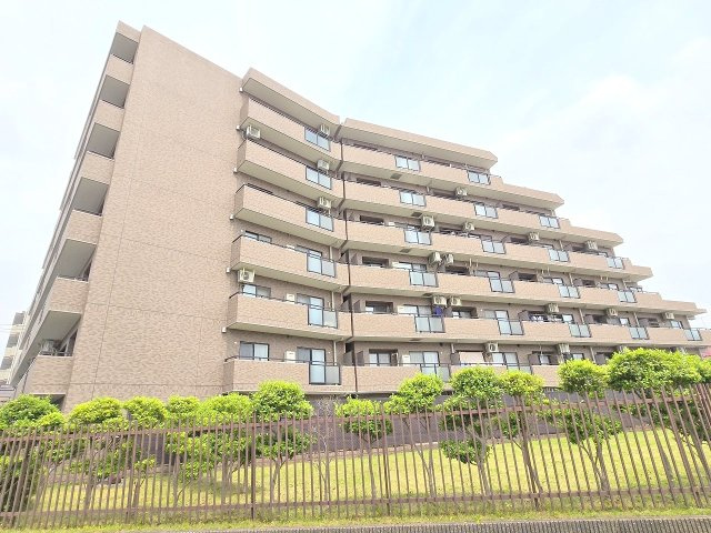 ライオンズマンション河辺東の外観