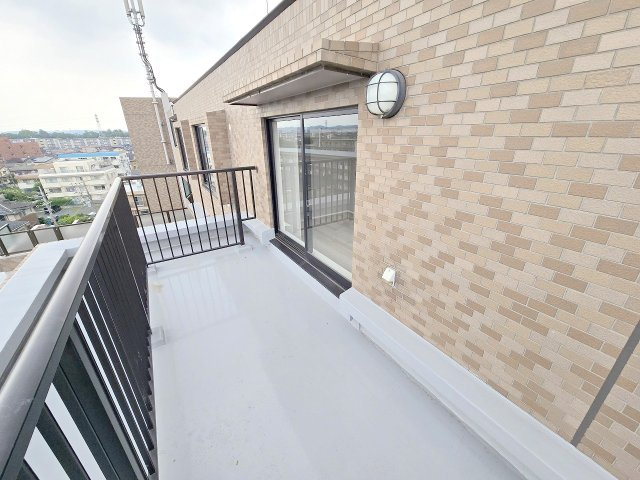 ライオンズマンション河辺東のバルコニー