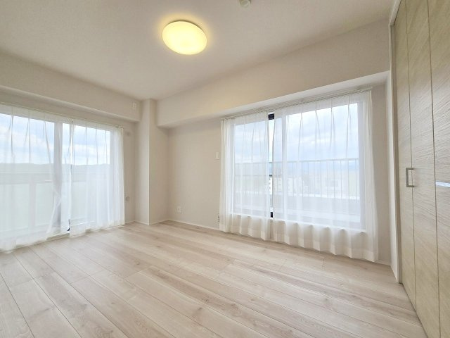 ライオンズマンション河辺東の洋室