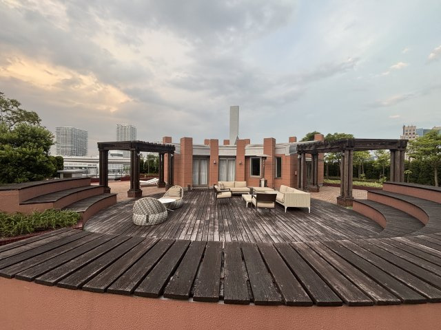 サークルプラザ、サークルベンチ、パーティハウス
※プラネットガーデン内にあります。