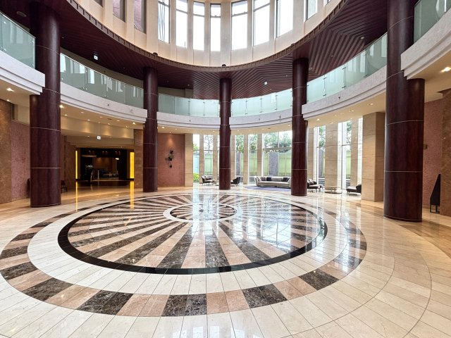 ティアラホールの奥にラウンジ有り