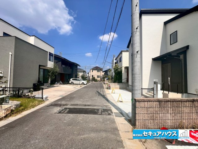 名古屋市緑区諸の木2丁目　全1棟 の前面道路含む現地写真|事前予約にて現地ご見学いただけます！お気軽にお問い合わせください♪
■株式会社　セキュアハウス■
住宅ローンに強く、知識、経験豊富なスタッフ在籍
お客様に寄り添い、ご成約後もサポート致します。