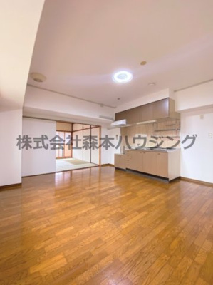【居間・リビング】 | 　ジョイフル寝屋川 | 使いやすいリビングです