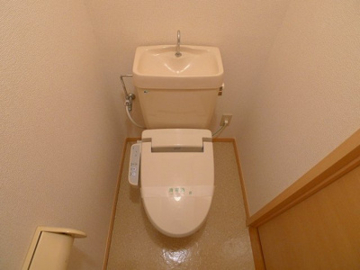 【トイレ】 | サンヒルズ小島 | 清潔感のあるトイレです