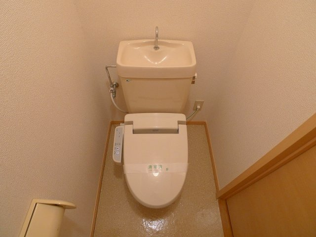 【トイレ】 | サンヒルズ小島 | 清潔感のあるトイレです