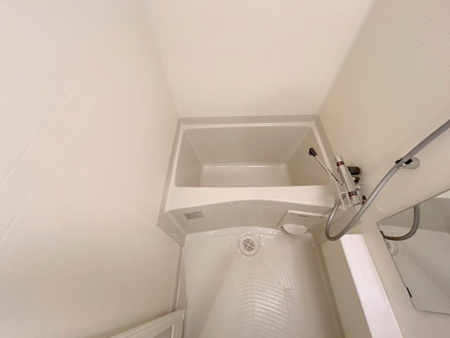 プレサンス淡路駅前の浴室