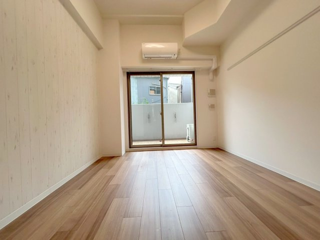 プレサンス淡路駅前の居間・リビング