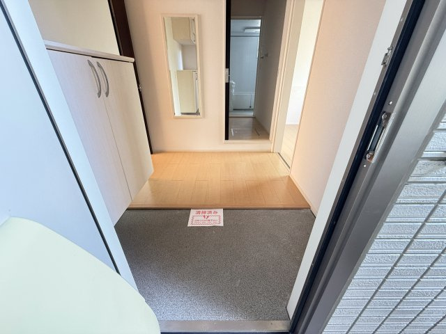 グランディオ B棟の玄関