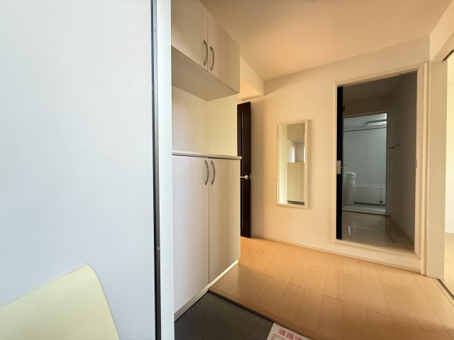 グランディオ B棟の玄関