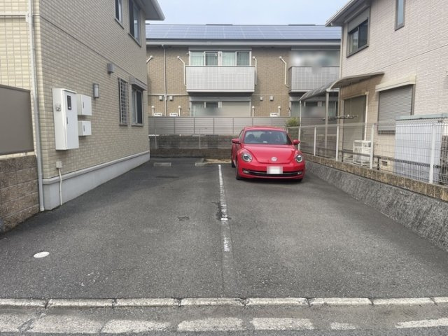 ウィット Nの駐車場