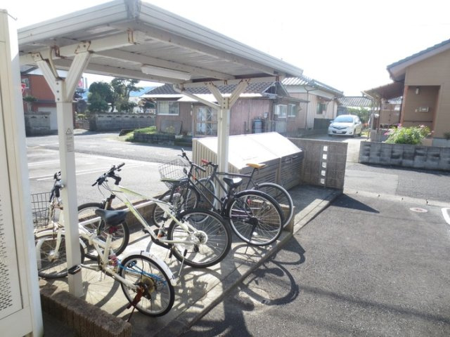 セジュール・ナカのその他共用部分|自転車置き場