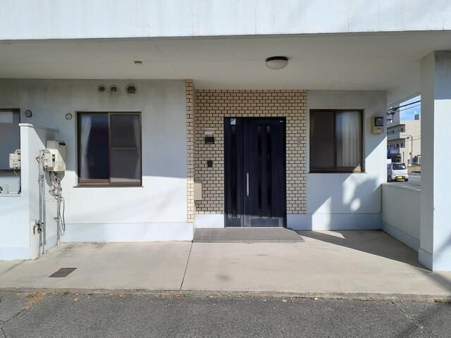 パレ・ロワイヤル西浜のエントランス